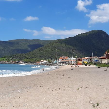 Chale Praia Da Armacao Florianópolis Exteriör bild